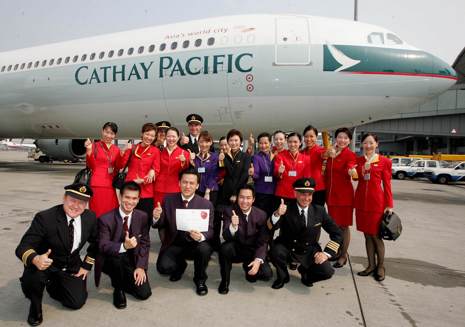 Авиакомпания летающих. Авиакомпания Гонконга Cathay. Катай Пасифик. Катай Пасифик авиакомпания. 737 Cathay Pacific.